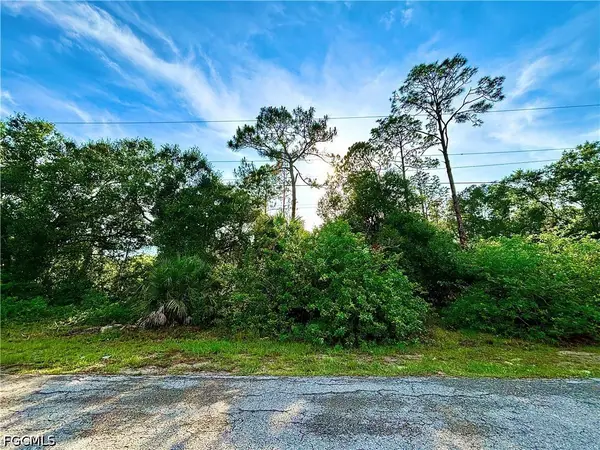 907 Fitch Avenue, Lehigh Acres, FL 33972