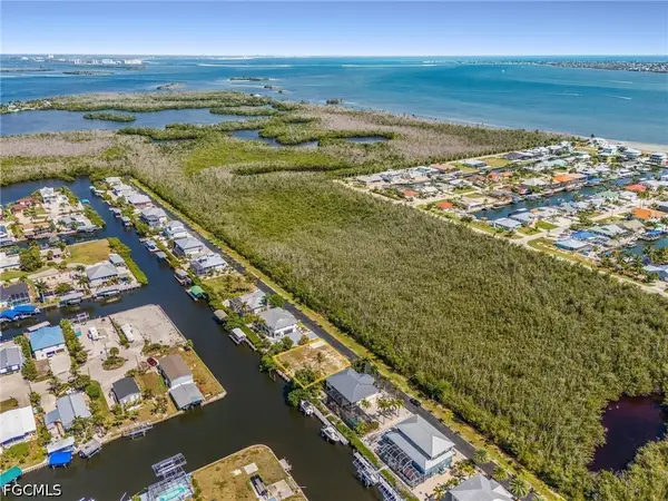 2936 Buttonwood Key Court, St James City, FL 33956