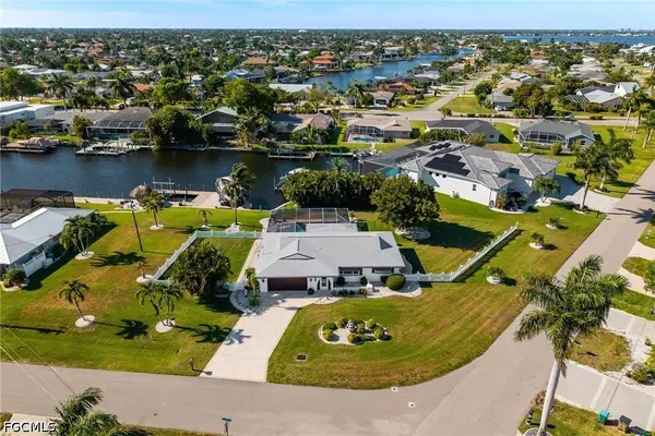 2025 SE 39th Street, Cape Coral, FL 33904