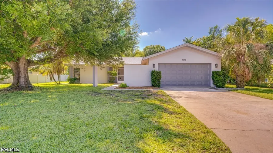 5657 Eichen Circle E, Fort Myers, FL 33919 - #2