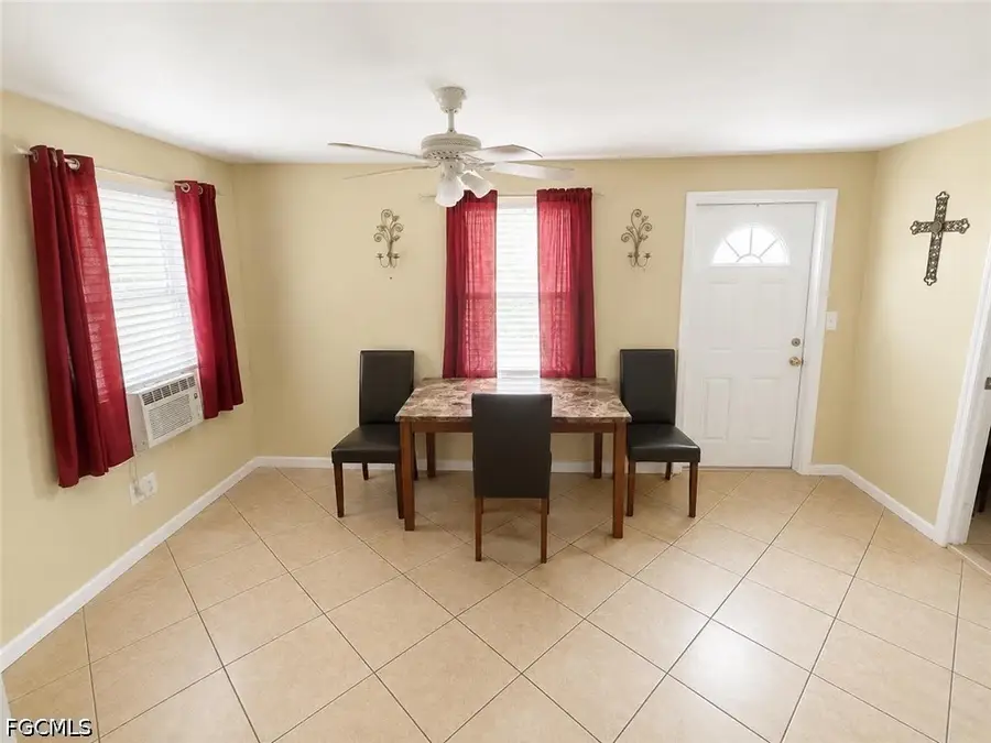 2204 Coronet Street, Fort Myers, FL 33907 - #3