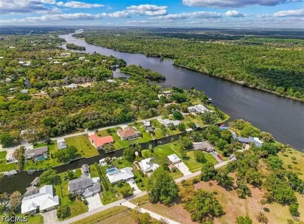 1870 Oak Drive, Alva, FL 33920