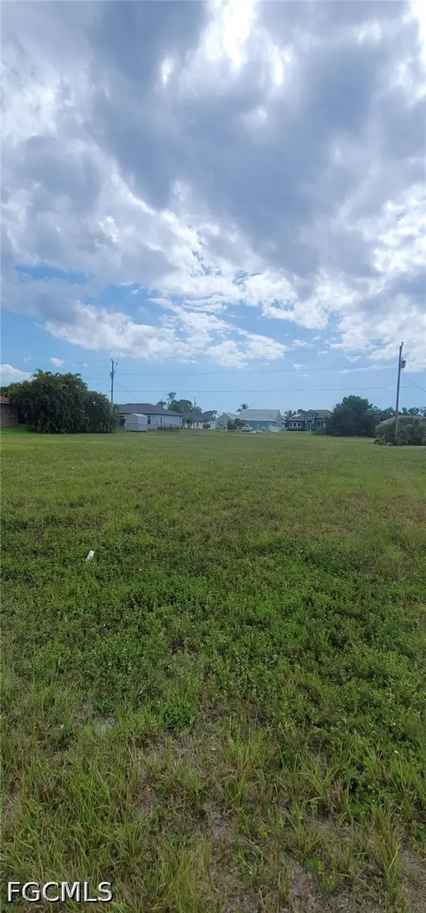 1718 El Dorado Boulevard N, Cape Coral, FL 33993