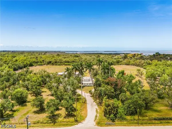 7535 Caloosa Drive, Bokeelia, FL 33922