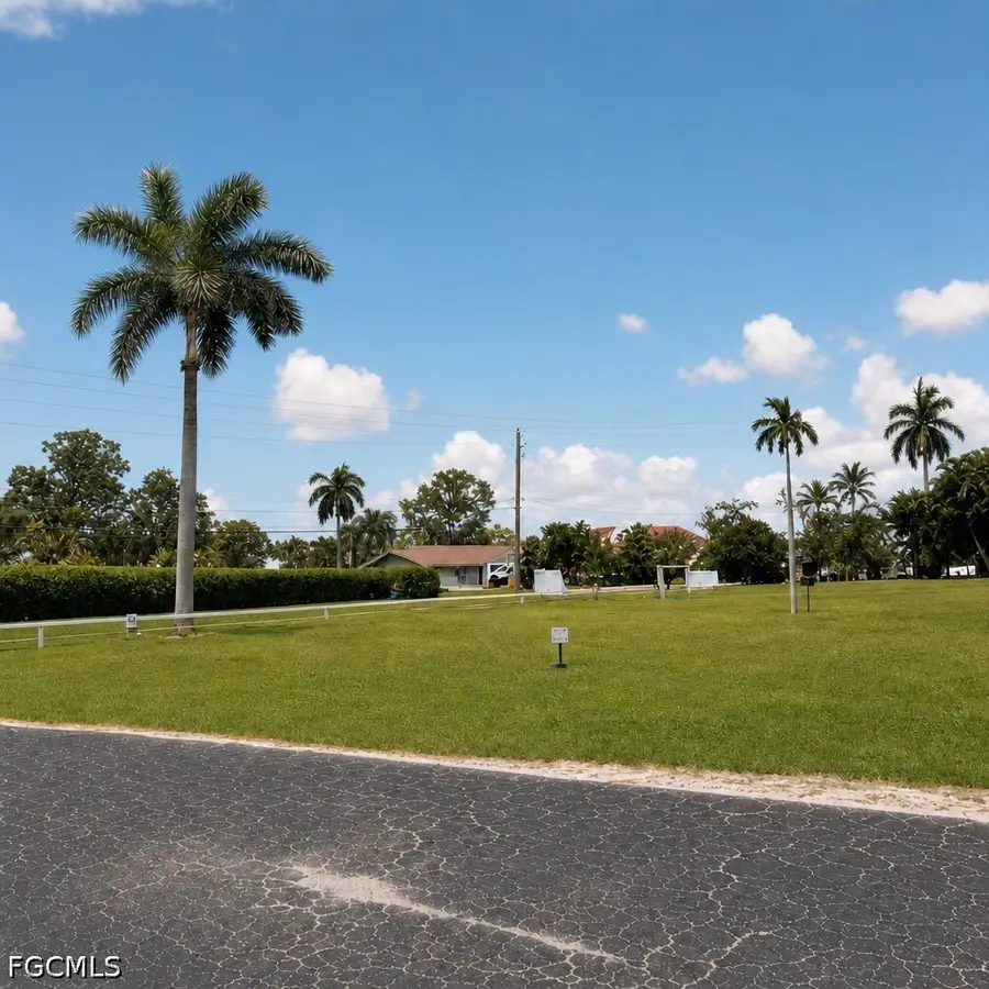 90 Sycamore Lane, Fort Myers, FL 33908 - #3