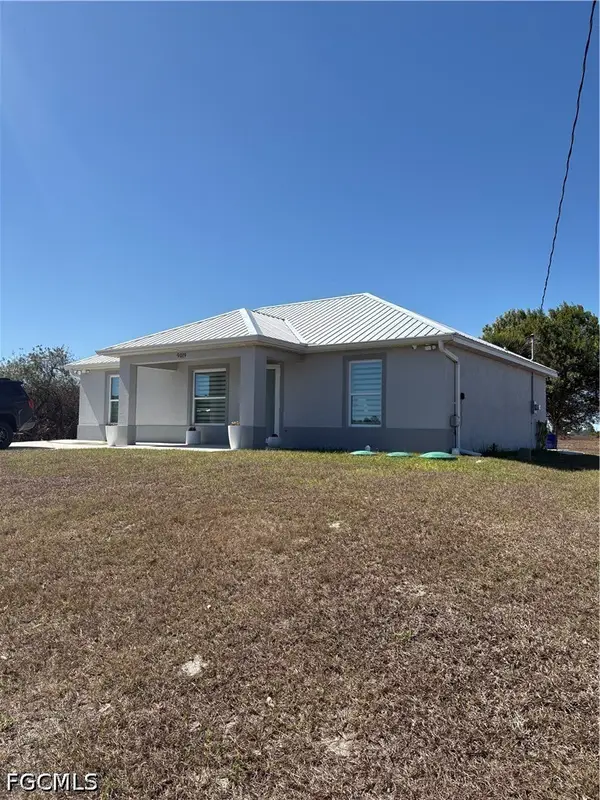 9019 S Castle Circle, Labelle, FL 33935