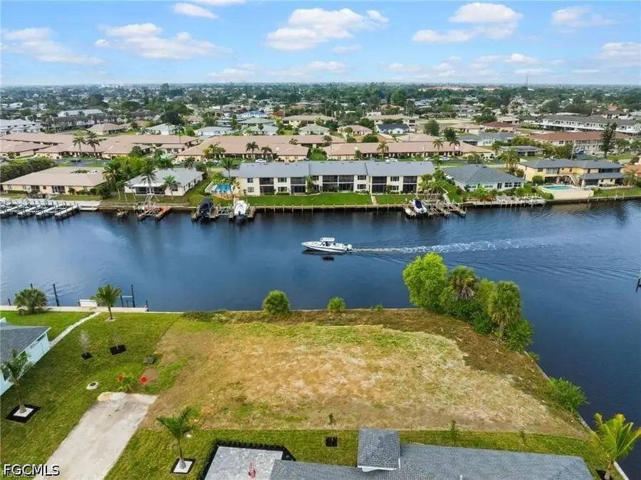 1101 SE 38th Street, Cape Coral, FL 33904 - #2