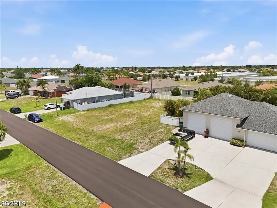 4215 SW 9th Place, Cape Coral, FL 33914 - #2