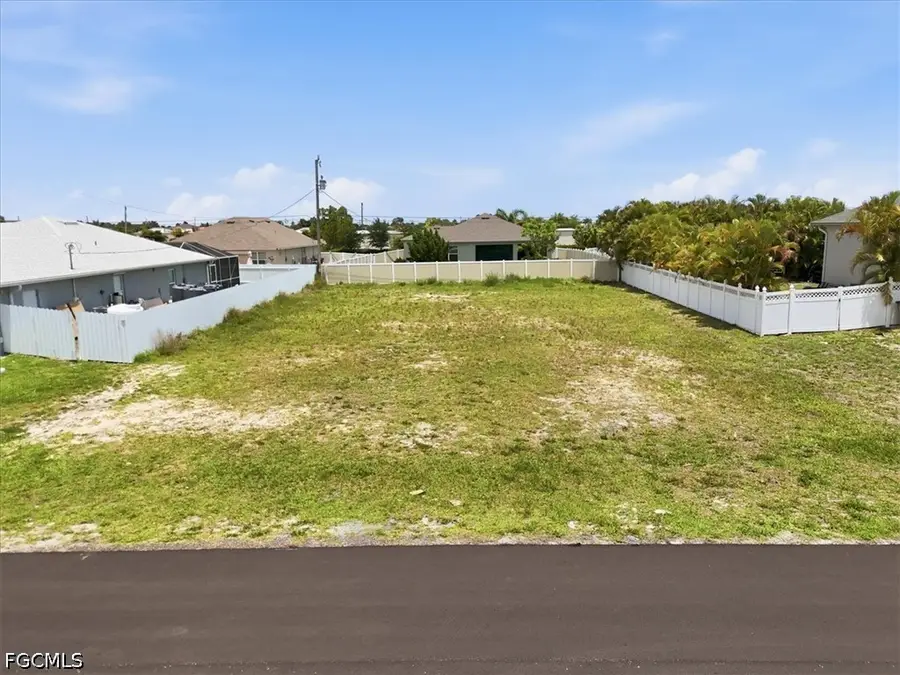 4215 SW 9th Place, Cape Coral, FL 33914 - #3
