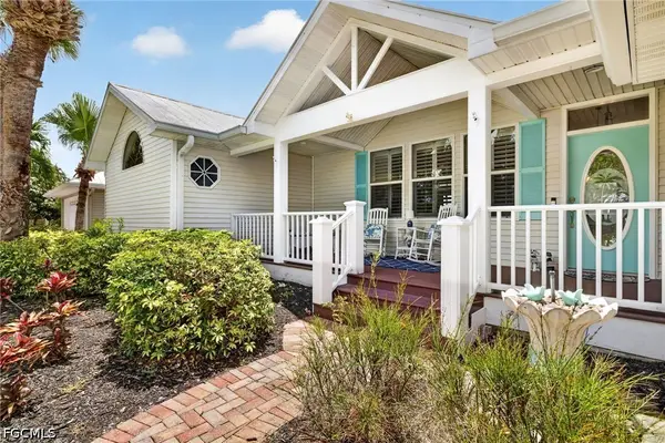 12593 Coconut Creek Court, Fort Myers, FL 33908