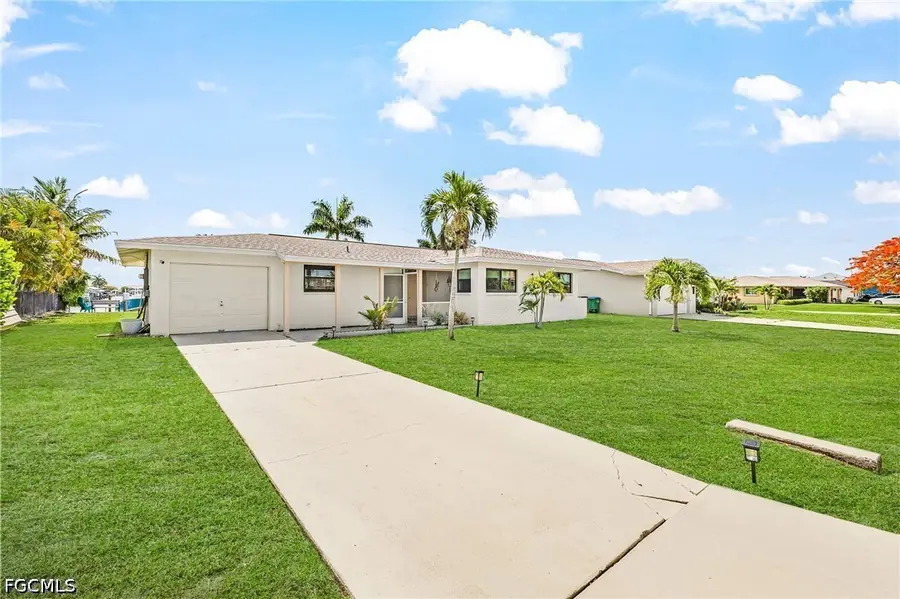3009 SE 19th Place, Cape Coral, FL 33904 - #3