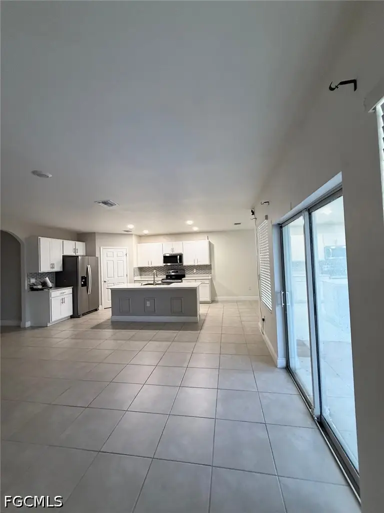 635 NE 6th Place, Cape Coral, FL 33909 - #2