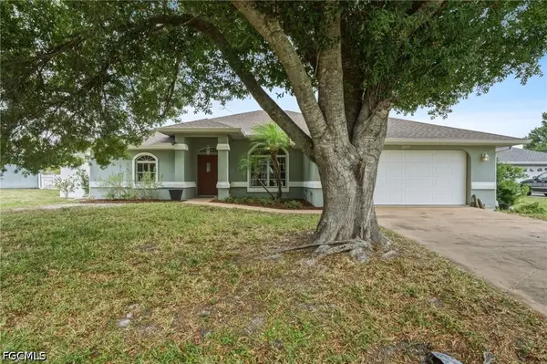 23244 Safari Avenue, Port Charlotte, FL 33954