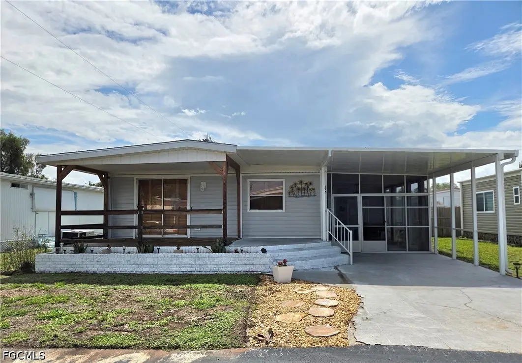 575 Winning Way, North Fort Myers, FL 33917 - #1