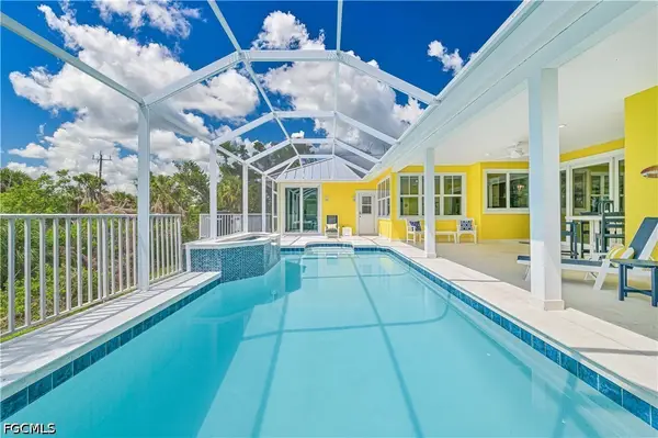 335 Cowry Court, Sanibel, FL 33957