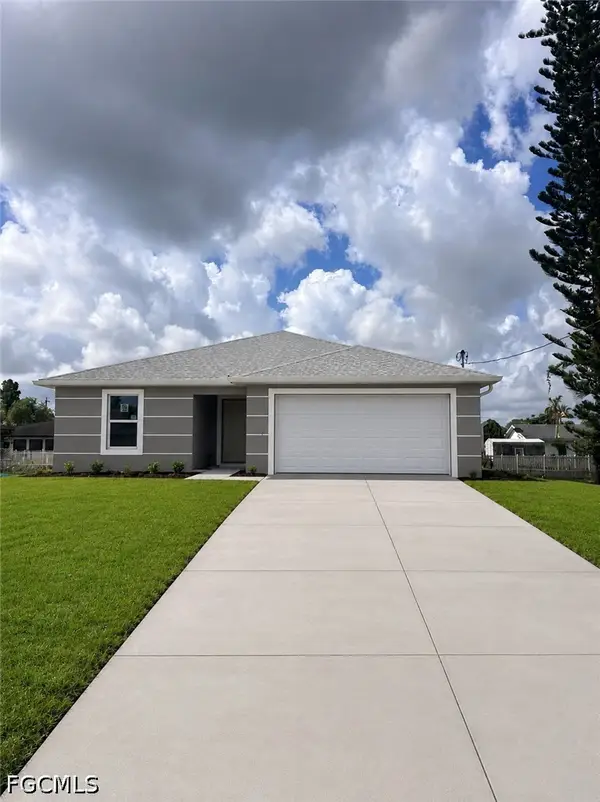 2406 Bay Plaza, Lehigh Acres, FL 33936