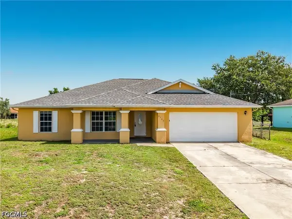 3702 16th Street W, Lehigh Acres, FL 33971