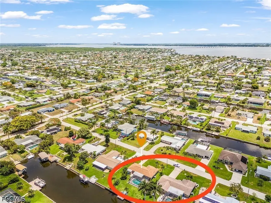 3018 SE 17th Place, Cape Coral, FL 33904 - #2