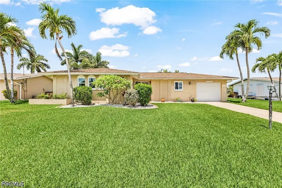 3018 SE 17th Place, Cape Coral, FL 33904 - #3