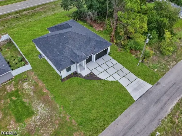 6037 N Moss Circle, Labelle, FL 33935