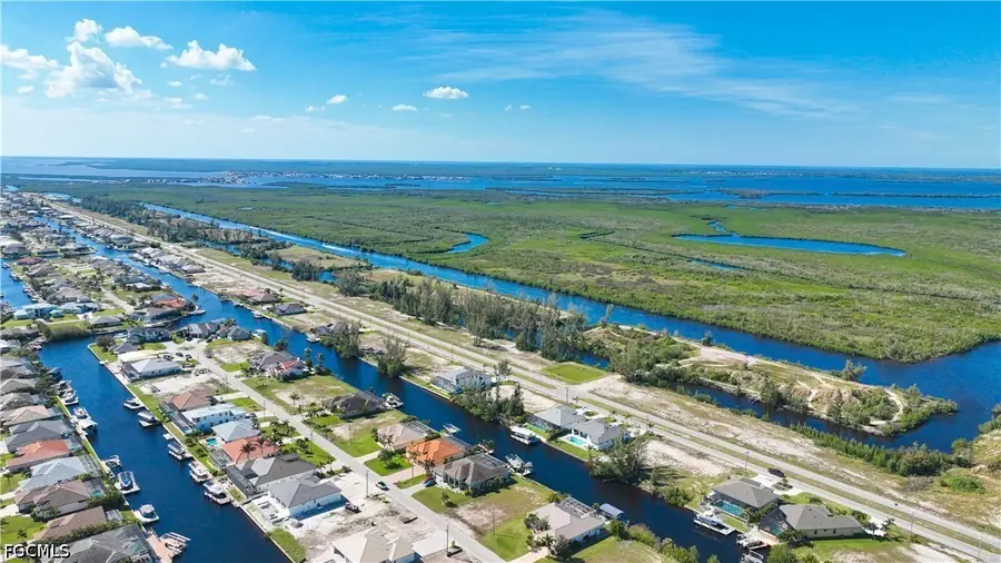 722 NW 39th Avenue, Cape Coral, FL 33993 - #2