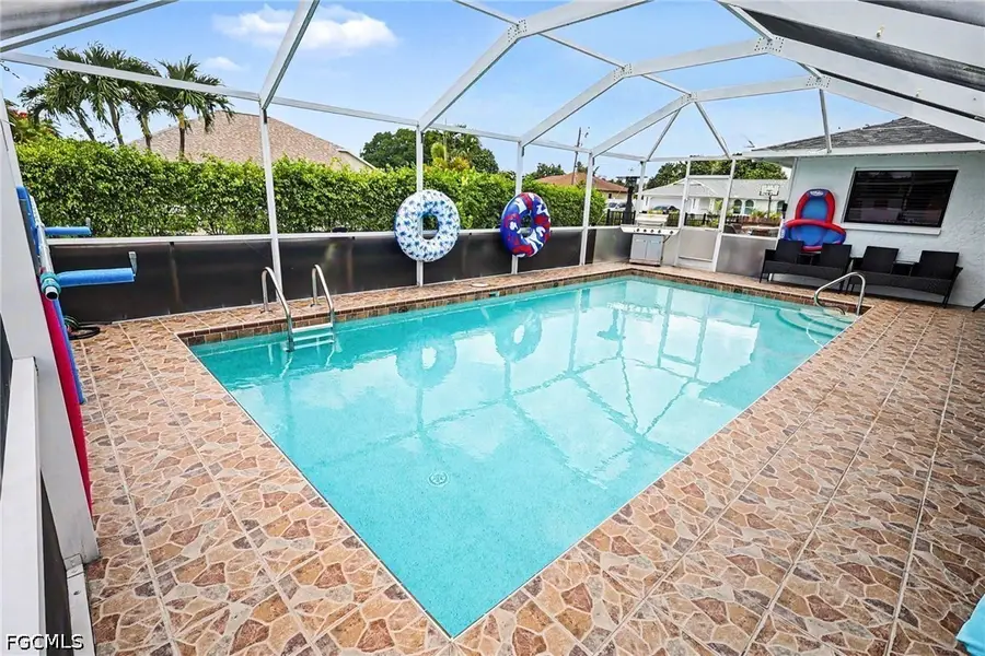 618 SE 11th Place, Cape Coral, FL 33990 - #3