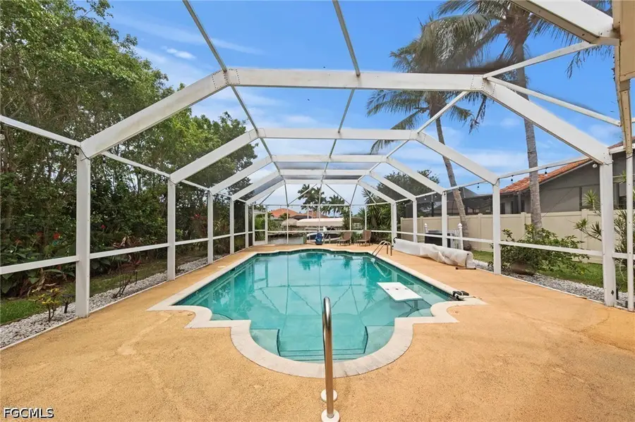 2104 SW 38th Terrace, Cape Coral, FL 33914 - #2