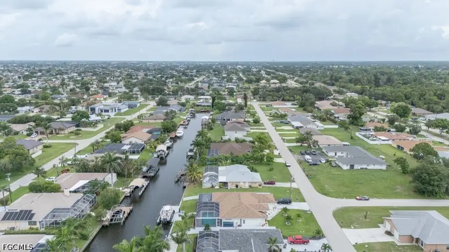 946 SE 23rd Place, Cape Coral, FL 33990 - #2