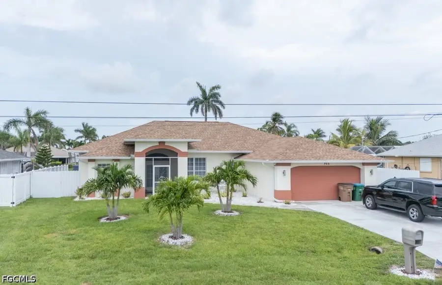 946 SE 23rd Place, Cape Coral, FL 33990 - #3