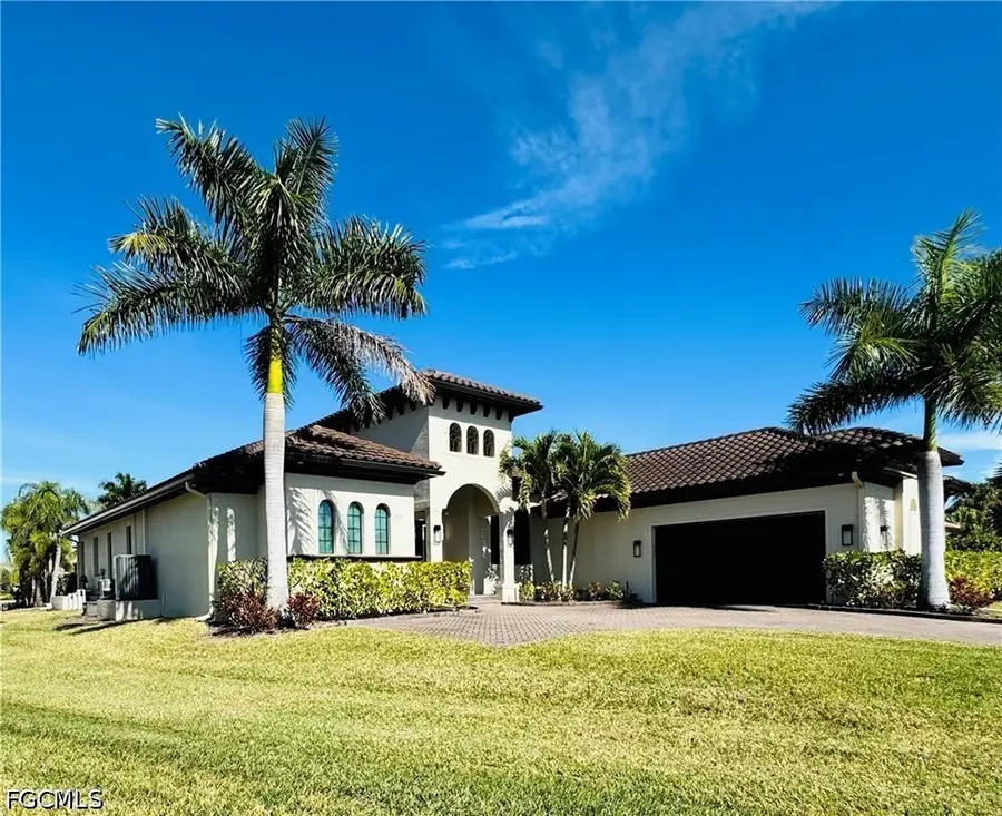8533 S Lake Circle, Fort Myers, FL 33908 - #2