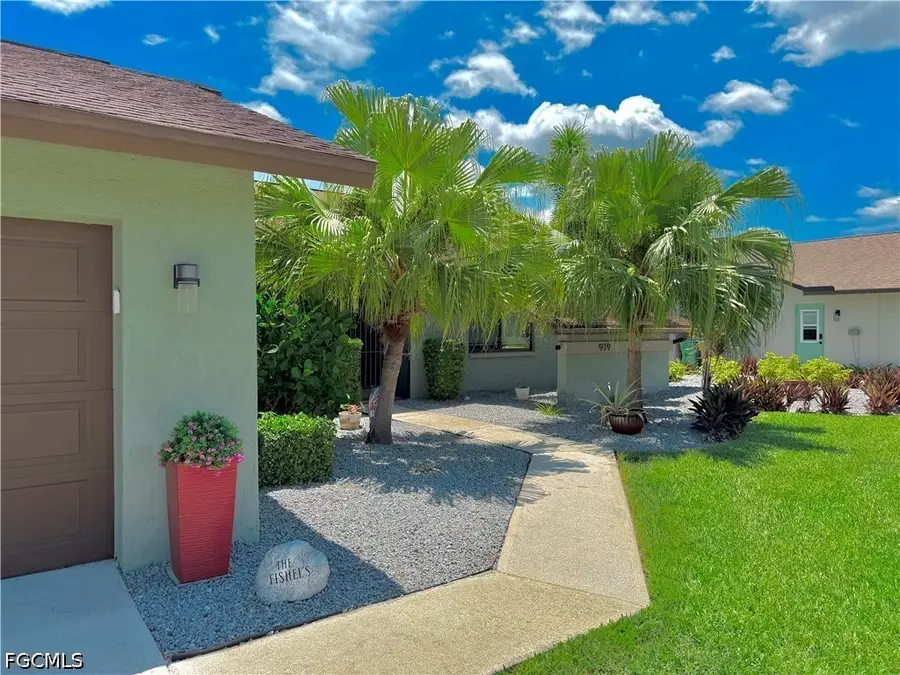 919 SE 20th Court, Cape Coral, FL 33990 - #3