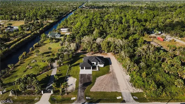 2565 28th Avenue Se, Naples, FL 34117