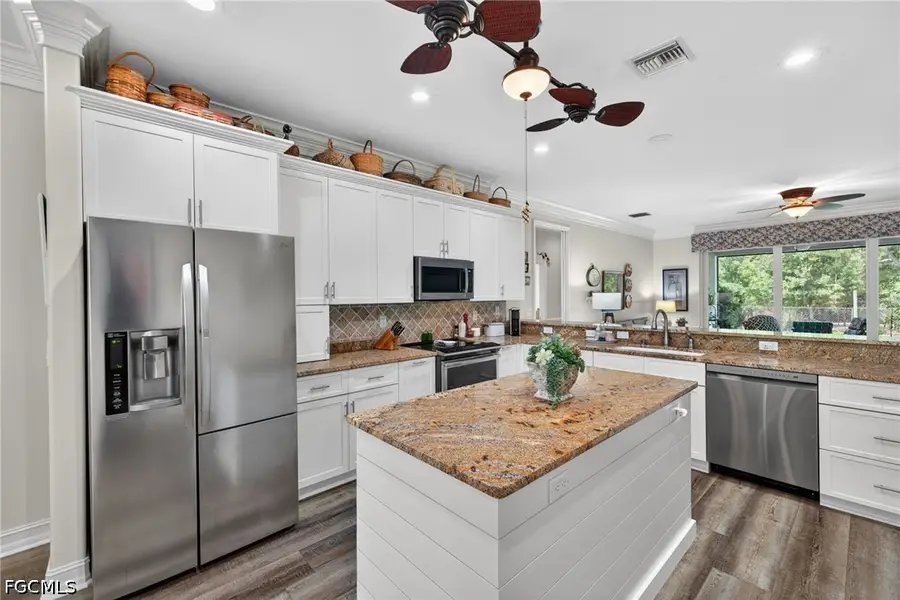 11138 Lakeland Circle, Fort Myers, FL 33913 - #3