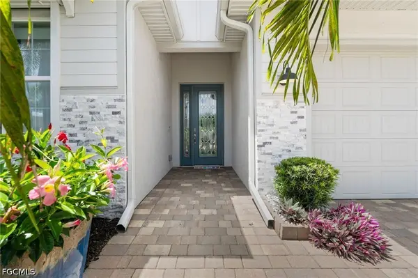28024 Seasons Tide Avenue, Bonita Springs, FL 34135