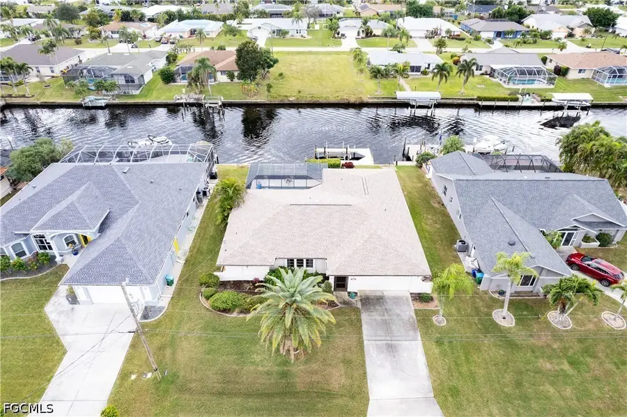 532 SE 33rd Street, Cape Coral, FL 33904 - #2