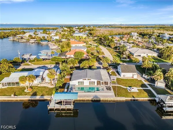 2823 8th Avenue, St James City, FL 33956