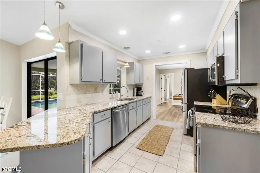 801 SW 52nd Street, Cape Coral, FL 33914 - #2