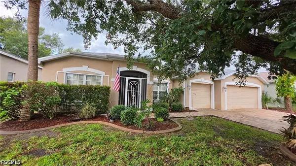 12810 Aston Oaks Drive, Fort Myers, FL 33912