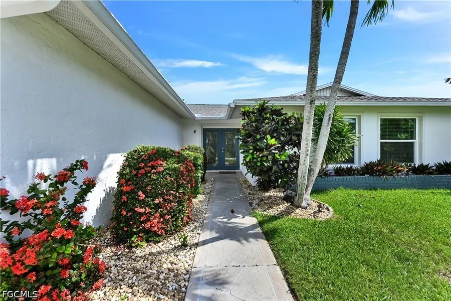 905 SW 52nd Street, Cape Coral, FL 33914 - #3