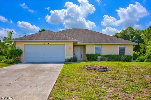 733 Chapman Avenue S, Lehigh Acres, FL 33974