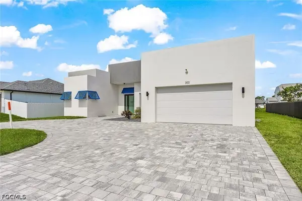300 Chiquita Boulevard N, Cape Coral, FL 33993