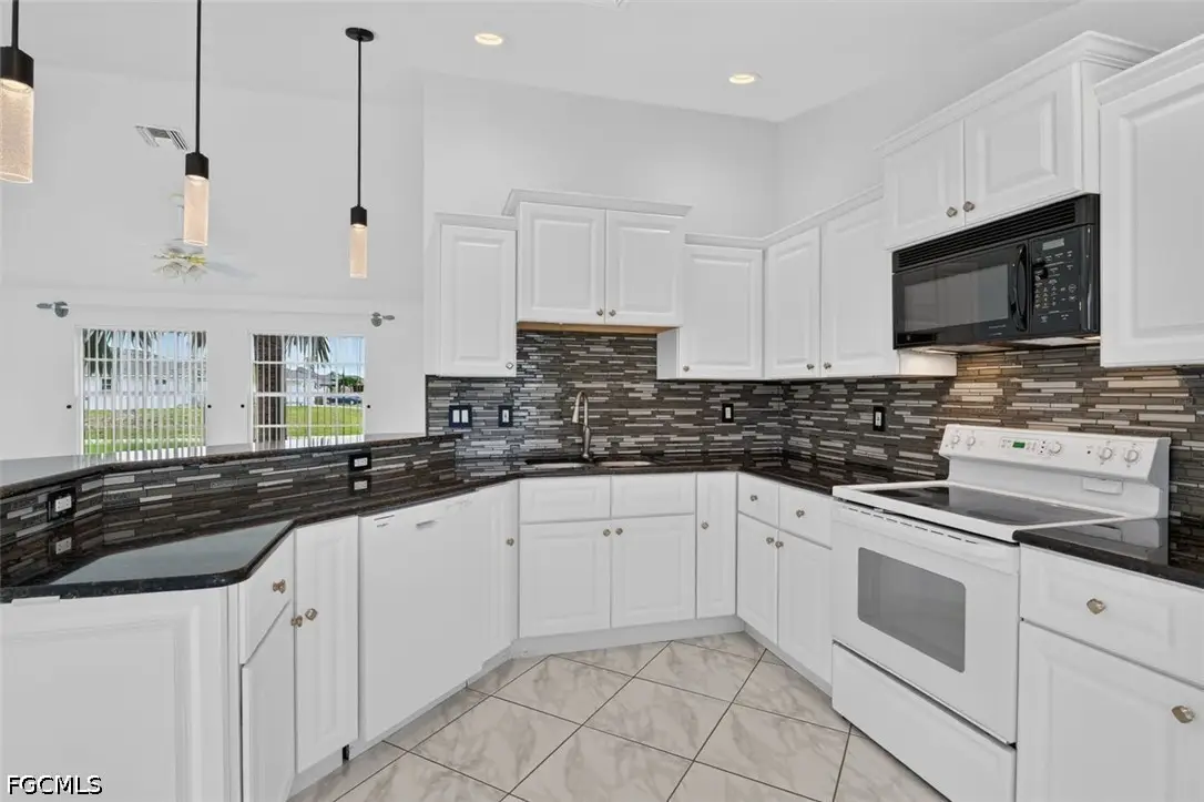 827 SW 29th Terrace, Cape Coral, FL 33914 - #1