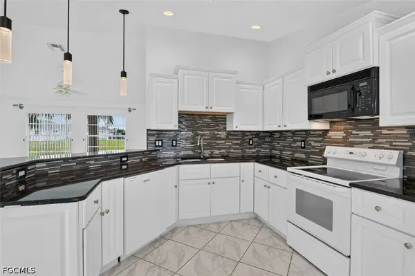 827 SW 29th Terrace, Cape Coral, FL 33914