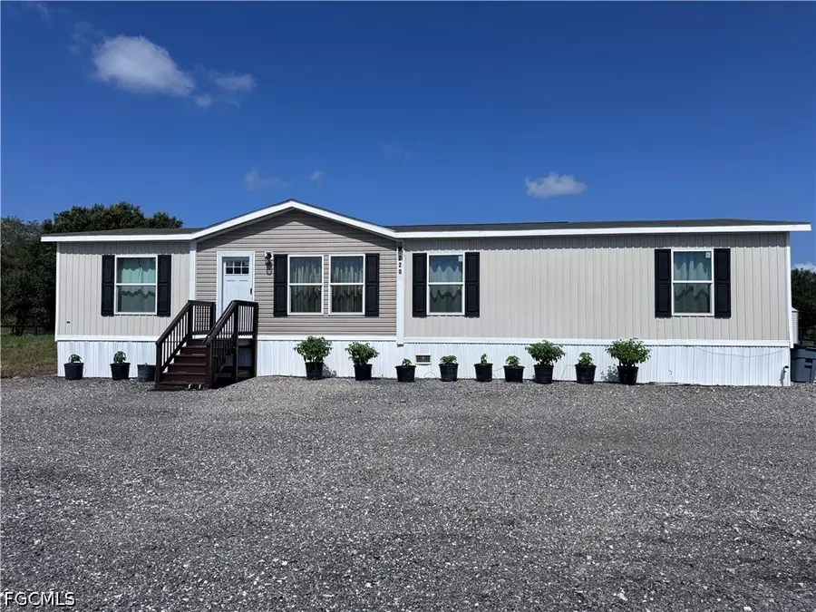 220 N Zambria Street, Clewiston, FL 33440 - #2