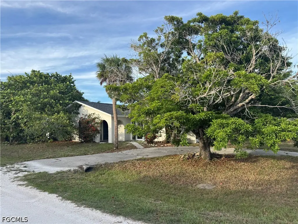 1683 Atlanta Plaza Drive, Sanibel, FL 33957 - #1