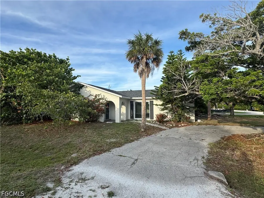 1683 Atlanta Plaza Drive, Sanibel, FL 33957 - #2