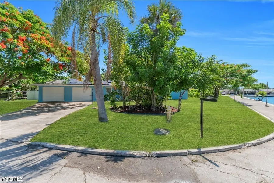 139 E Lake Drive, Lehigh Acres, FL 33936 - #3