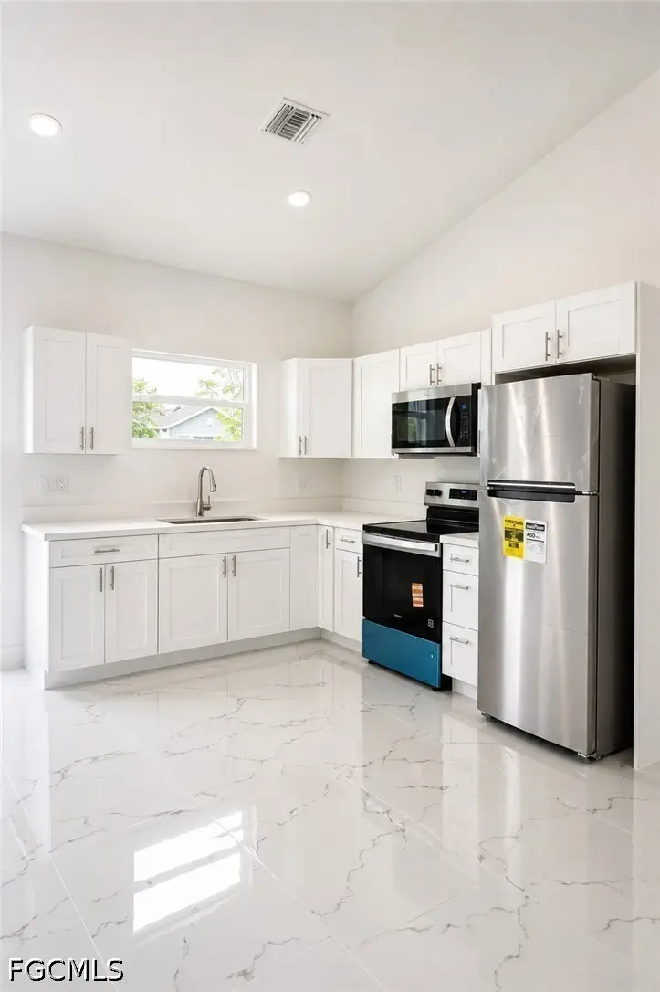 156 Carousel Avenue, Labelle, FL 33935 - #2
