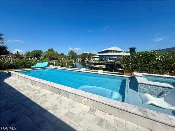 122 E North Shore Avenue, North Fort Myers, FL 33917