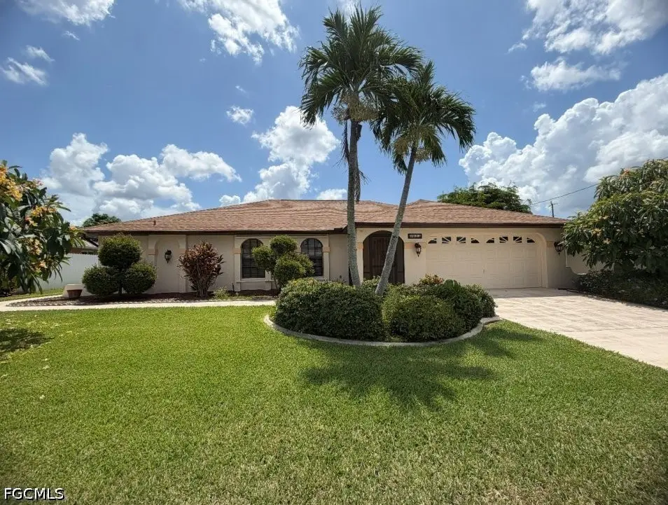 3923 SE 10th Place, Cape Coral, FL 33904 - #1